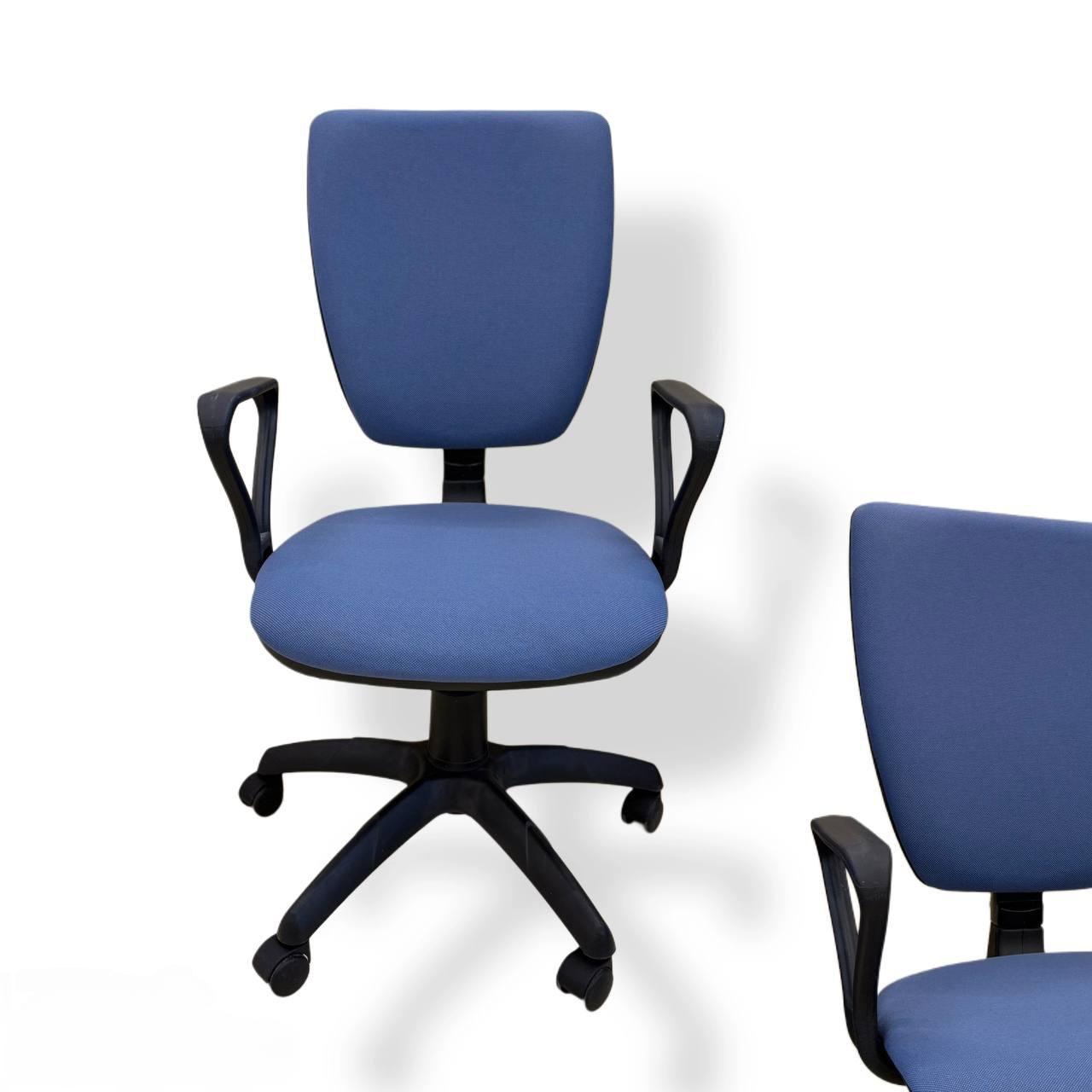 Кресло офисное - цвет голубой